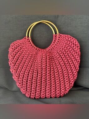 Handmade seashell-style crochet handbag